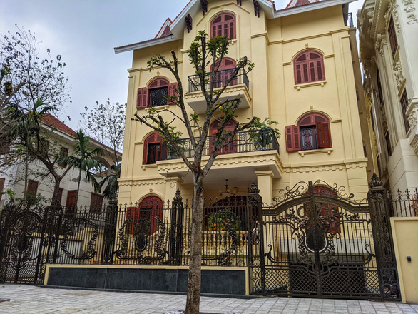 Vì sao chưa thể xử lý dứt điểm biệt thự xây sai phép ở Cầu Giấy
